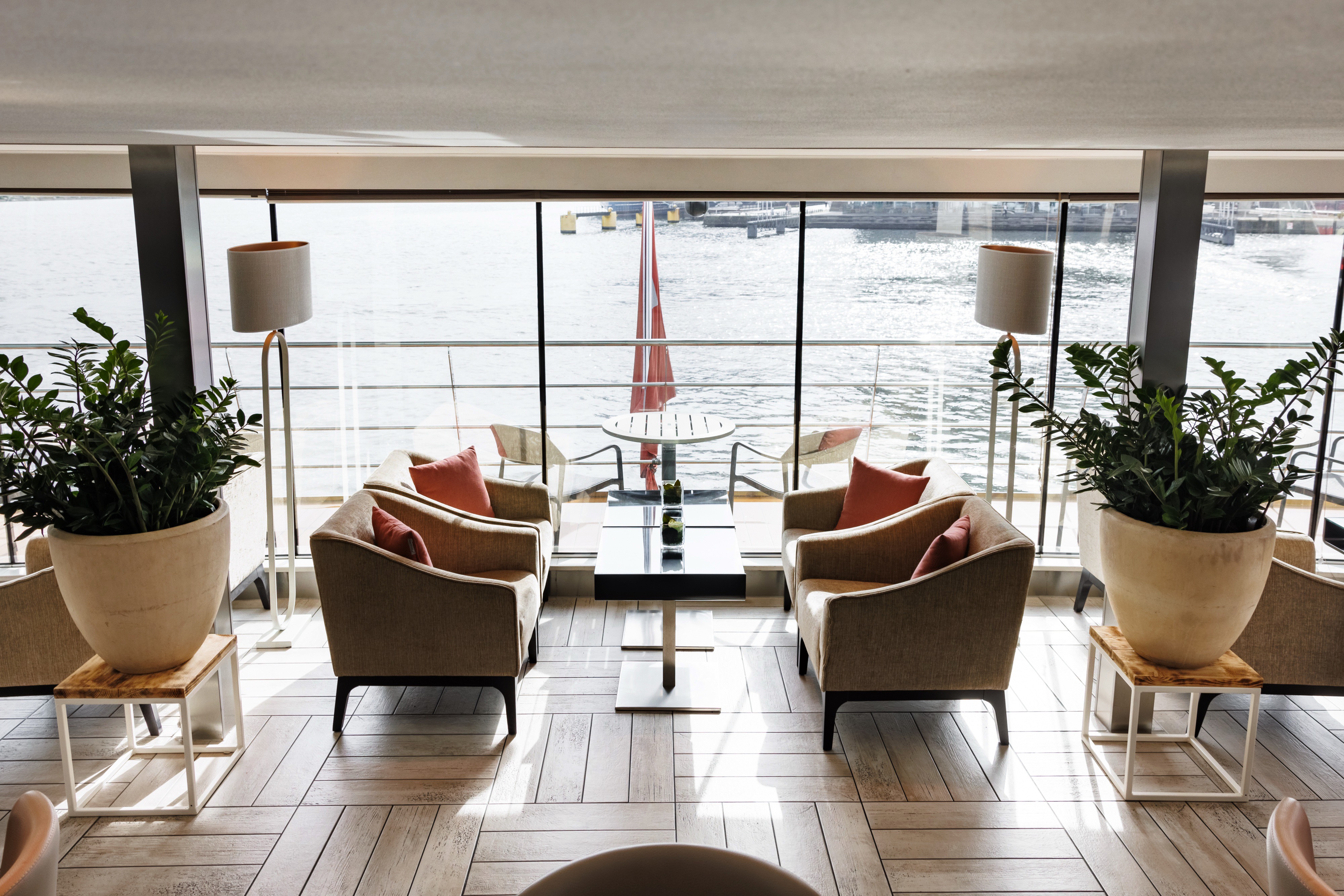 Avalon Panorama - Club Lounge